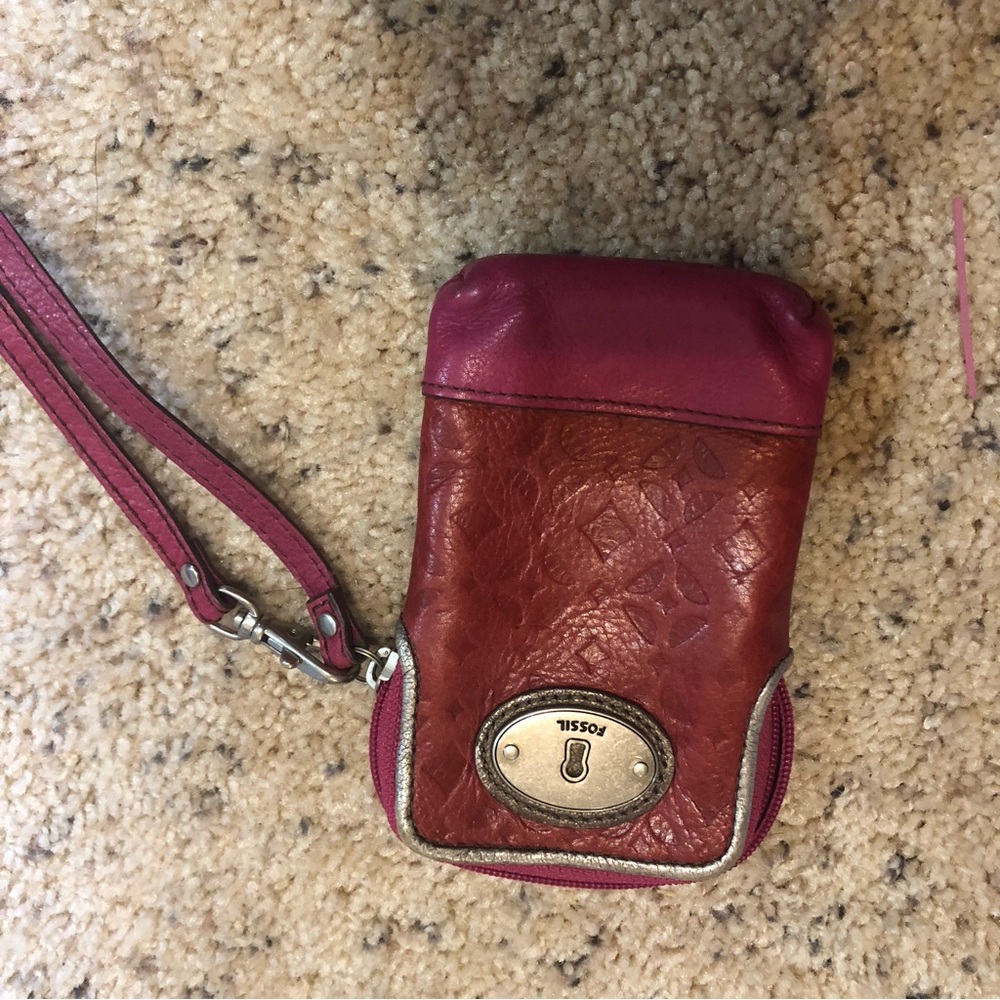 Fossil wristlet